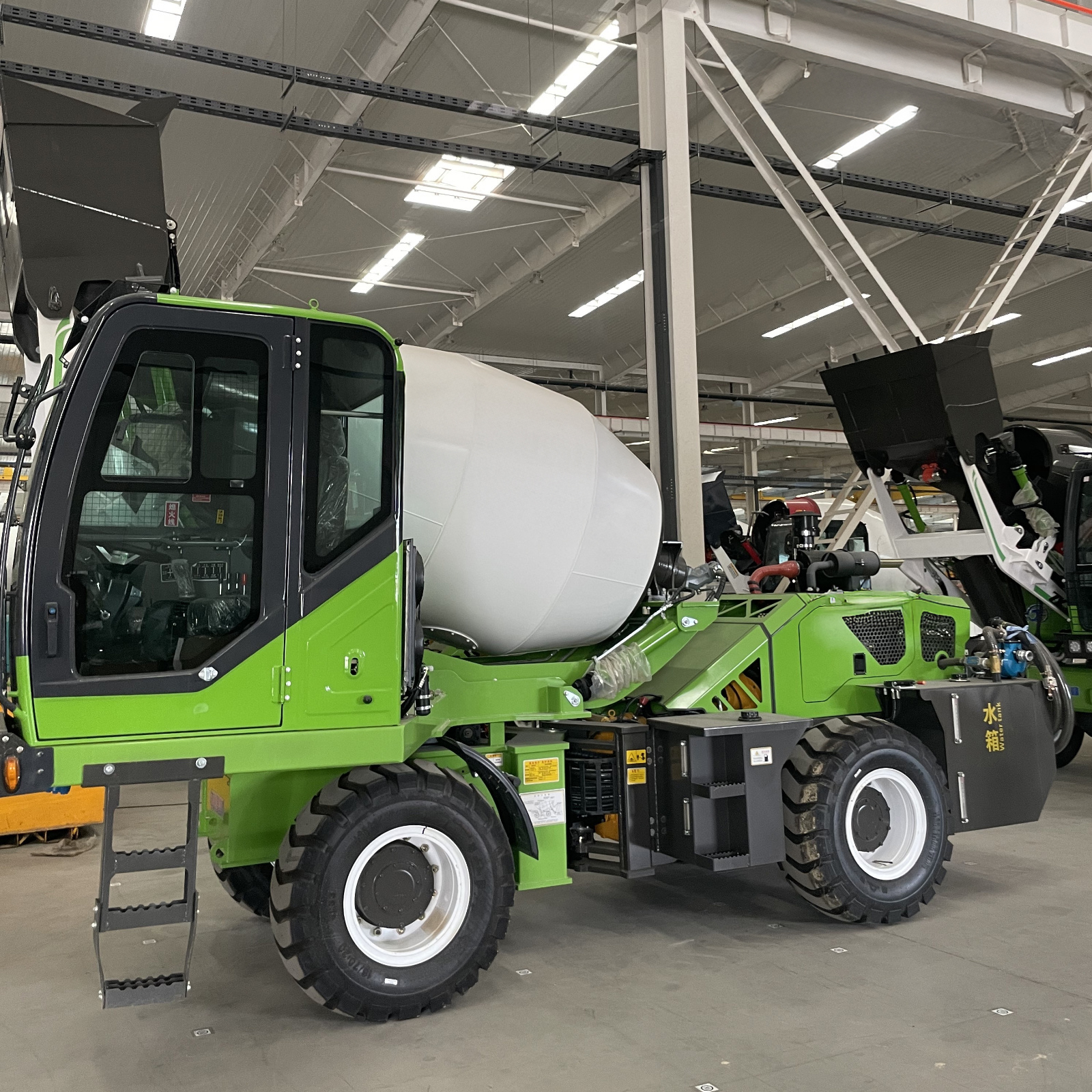 1 To 6.5m³ Mobile Self Loading - Concrete Mixer Small review and price